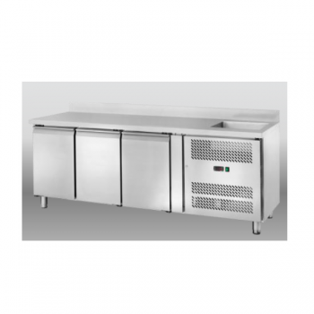 REFRIGERATED TABLE 3 DOORS WITH SINK AND BACKPACK - DIMENSIONS: L.202 x D.70 x H.96 cm